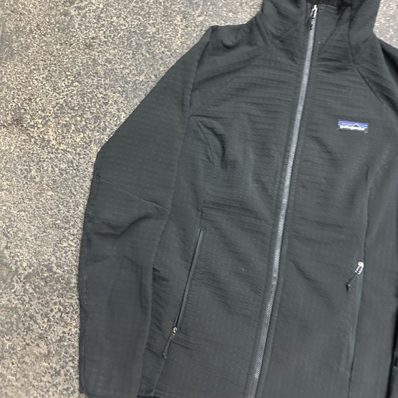 PATAGONIA Womens M Black R2 TECHFACE Hoody Zip Jacket 83735 - Picture 2 of 8